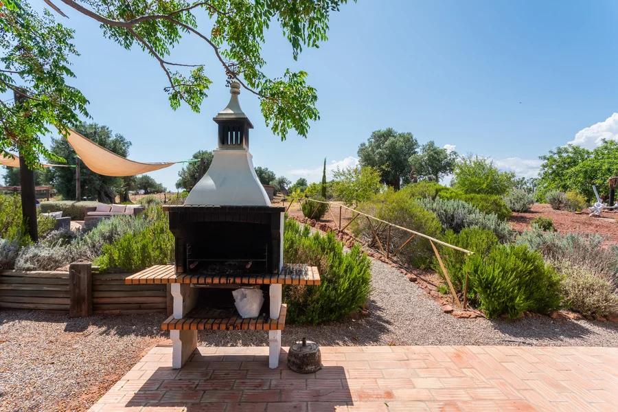 Jardin avec des plantes résistantes à la sécheresse en Provence - Gaia Paysages
